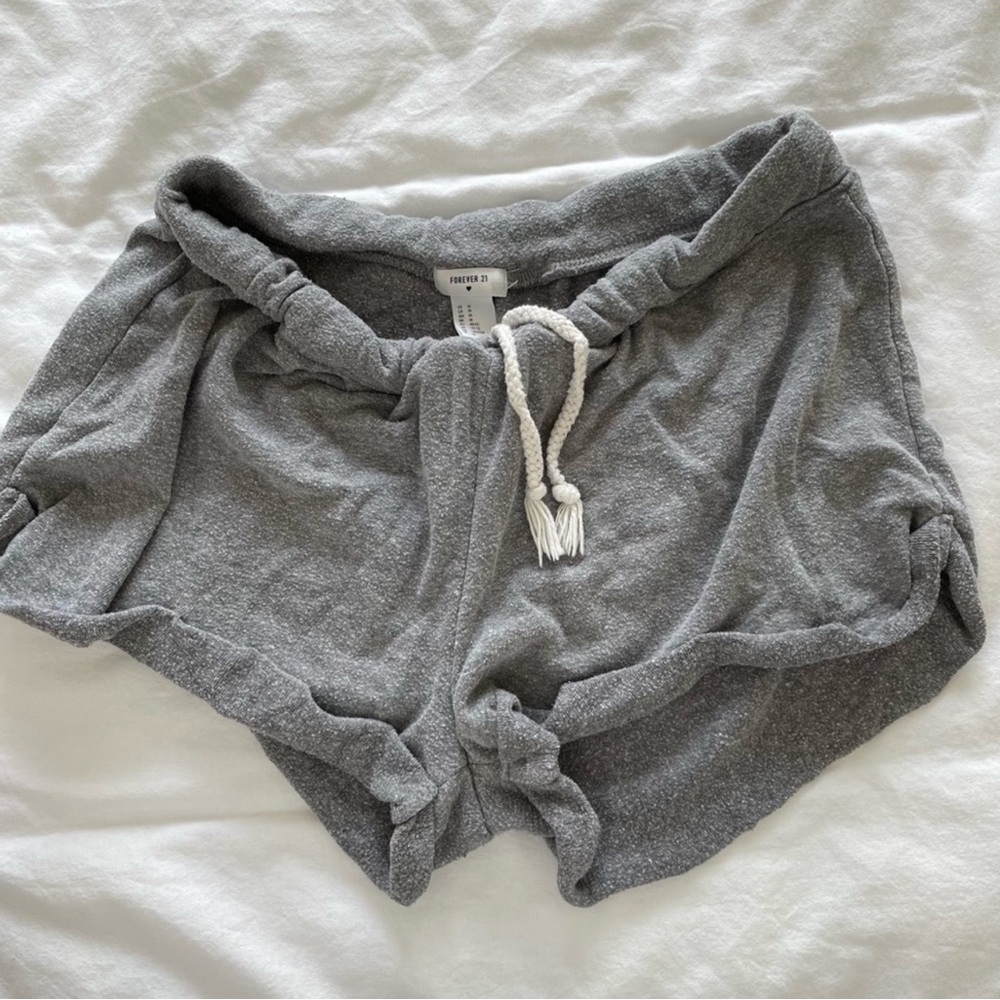 FOREVER 21 GREY SHORTS - MEDIUM
